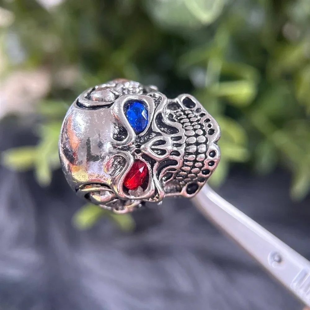 Red & Blue Eye‎ Skull Ring